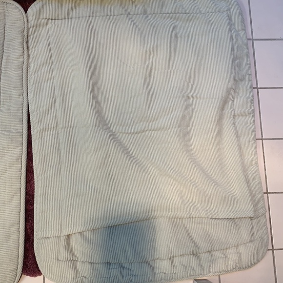 Two Standard Light Green Pillowcase covers - Picture 2 of 4